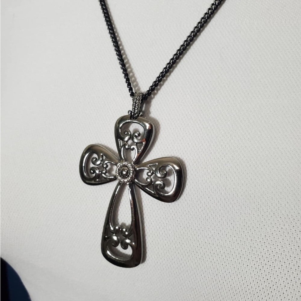Vintage Sarah Coventry Cross Pendant "Romanesque" Necklace on 24" chain.